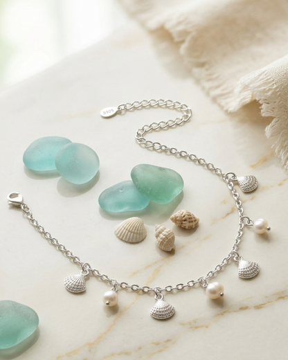 Pearls and shell charms Bracelet