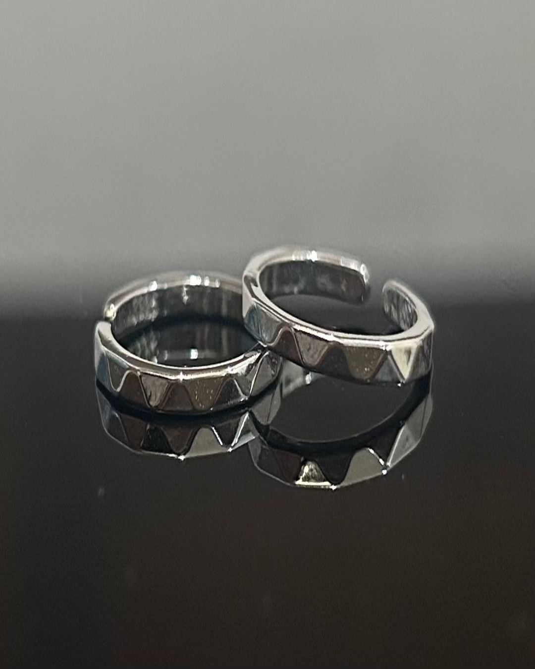 Minimalist Geometric Silver-Tone Toe Rings